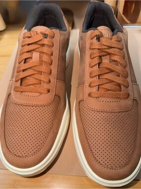 Men's Perforated Casual Sneakers - Tan